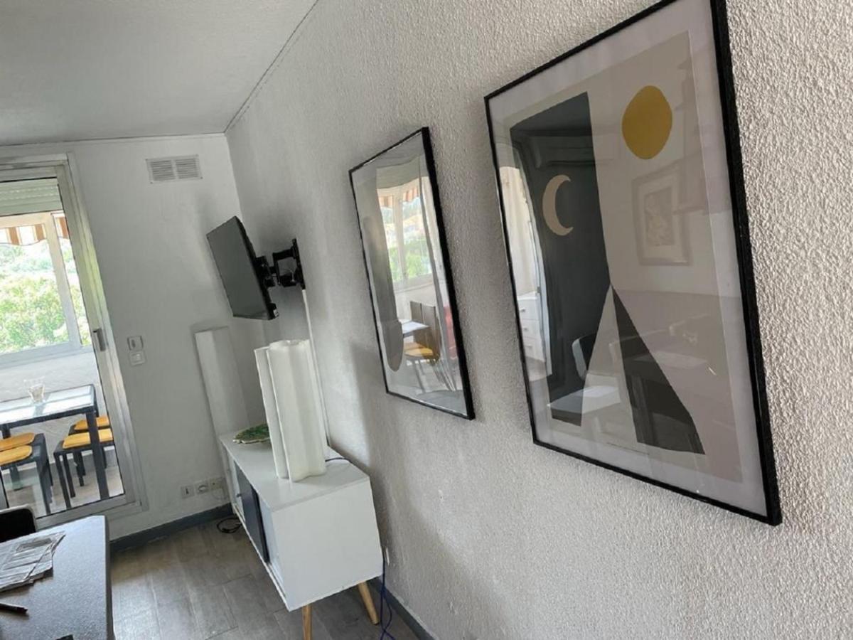 Entre St-Raphael Et St-Tropez. Studio Pieds Dans L'Eau, A Partir De 600 Euros/Semaine. Сен-Глф Экстерьер фото