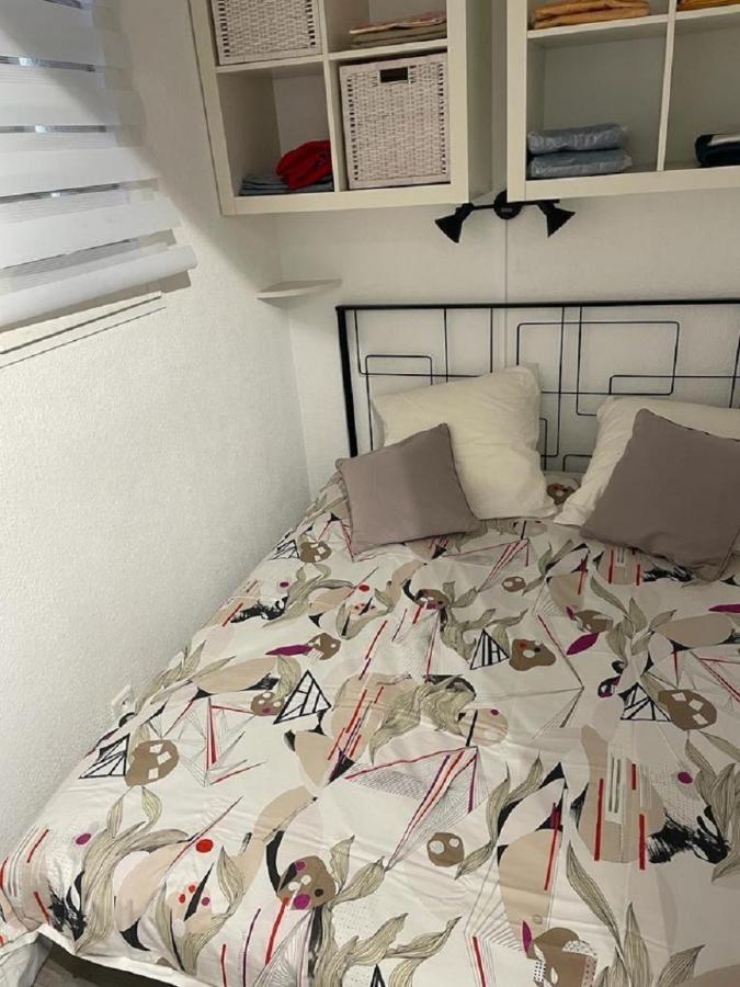 Entre St-Raphael Et St-Tropez. Studio Pieds Dans L'Eau, A Partir De 600 Euros/Semaine. Сен-Глф Экстерьер фото