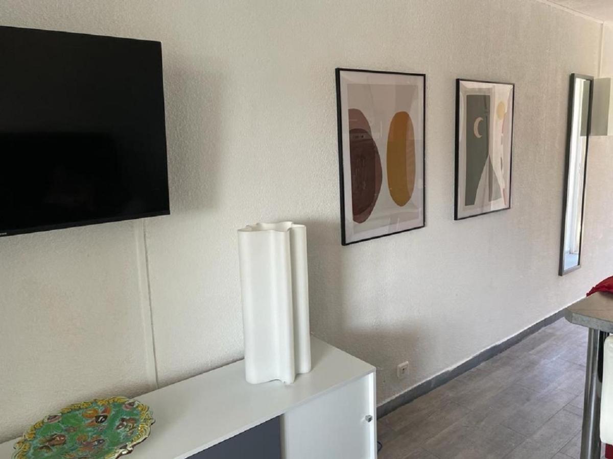 Entre St-Raphael Et St-Tropez. Studio Pieds Dans L'Eau, A Partir De 600 Euros/Semaine. Сен-Глф Экстерьер фото